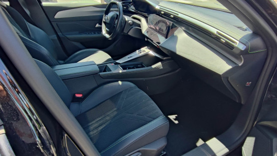 nouvelle 308 sw gt 1.5 bluehdi 130cv eat8 véhicule d'occasion