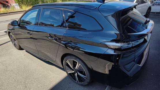nouvelle 308 sw gt 1.5 bluehdi 130cv eat8 véhicule d'occasion
