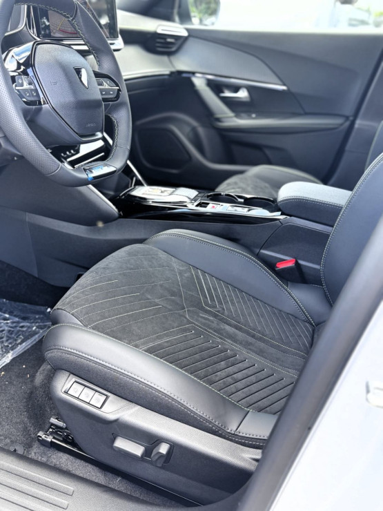 nouveau 2008 gt hybrid 145 edcs6 véhicule neuf