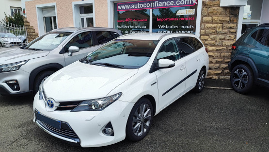 auris touring sports design hybrid 136 cv véhicule d'occasion