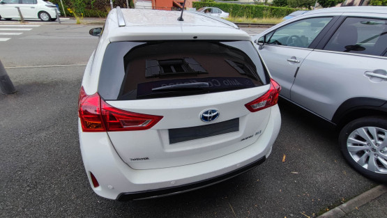 auris touring sports design hybrid 136 cv véhicule d'occasion