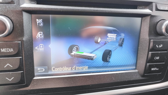 auris touring sports design hybrid 136 cv véhicule d'occasion