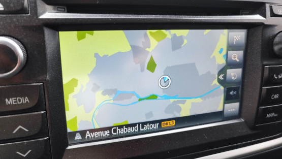 auris touring sports design hybrid 136 cv véhicule d'occasion