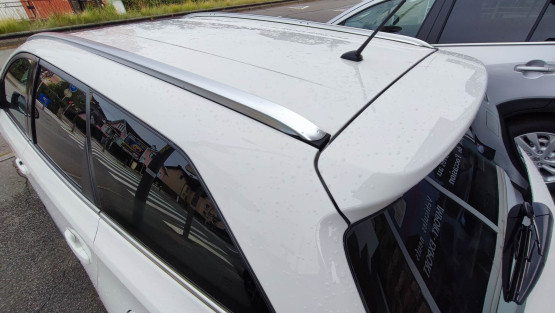 auris touring sports design hybrid 136 cv véhicule d'occasion