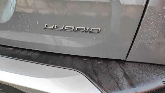 nouveau 2008 gt hybrid 145 edcs6 véhicule neuf