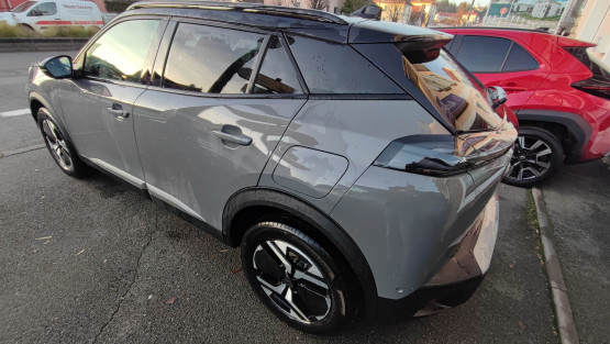 nouveau 2008 gt hybrid 145 edcs6 véhicule neuf