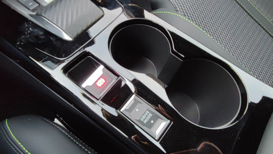 nouveau 2008 gt hybrid 145 edcs6 véhicule neuf