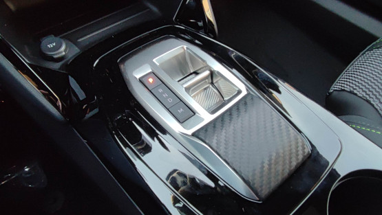 nouveau 2008 gt hybrid 145 edcs6 véhicule neuf