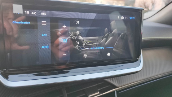 nouveau 2008 gt hybrid 145 edcs6 véhicule neuf