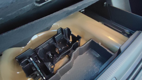 nouveau 2008 gt hybrid 145 edcs6 véhicule neuf