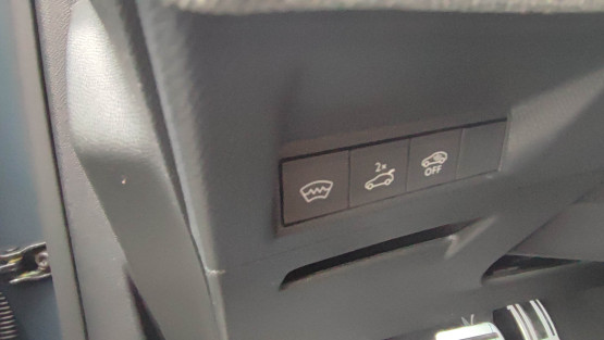 nouveau 3008 gt hybrid 145 edcs6 véhicule neuf