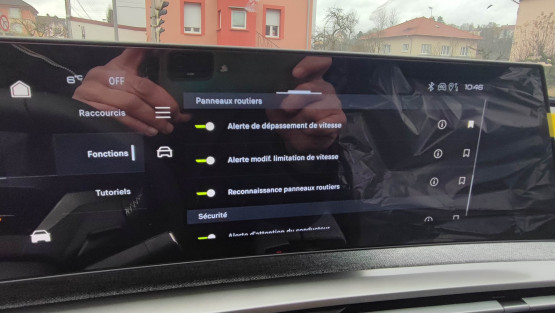 nouveau 3008 gt hybrid 145 edcs6 véhicule neuf