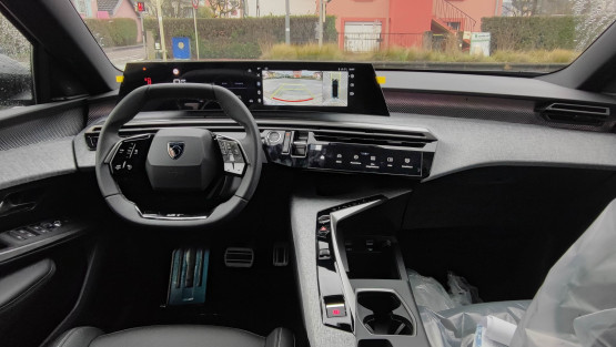 nouveau 3008 gt hybrid 145 edcs6 véhicule neuf