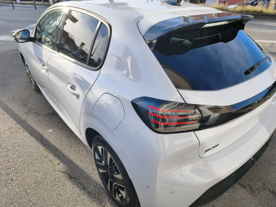 nouvelle 208 allure hybrid 110 e-dcs6 véhicule neuf