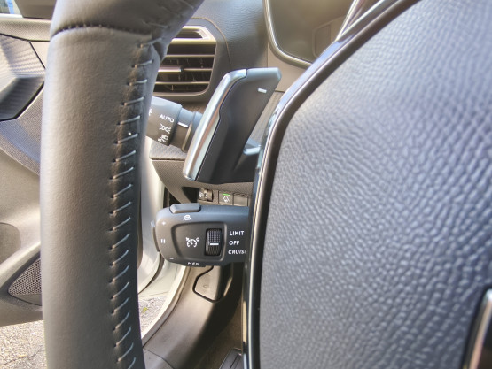 nouvelle 208 allure hybrid 110 e-dcs6 véhicule neuf