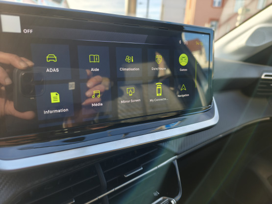 nouvelle 208 allure hybrid 110 e-dcs6 véhicule neuf