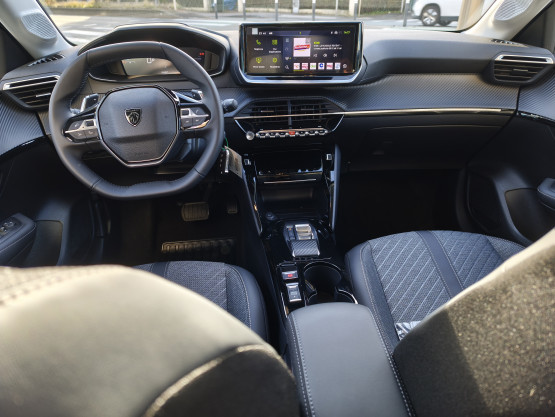 nouvelle 208 allure hybrid 110 e-dcs6 véhicule neuf