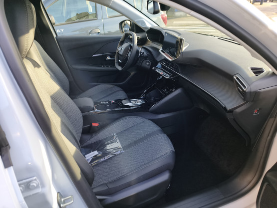 nouvelle 208 allure hybrid 110 e-dcs6 véhicule neuf