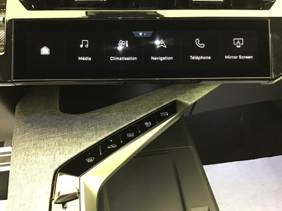 nouveau 5008 gt hybrid 145cv e-dcs6 véhicule neuf