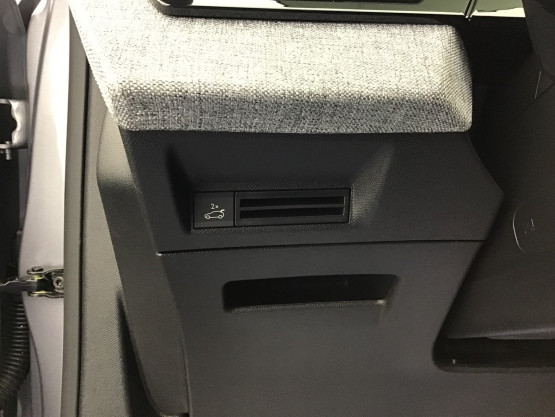 nouveau 5008 gt hybrid 145cv e-dcs6 véhicule neuf