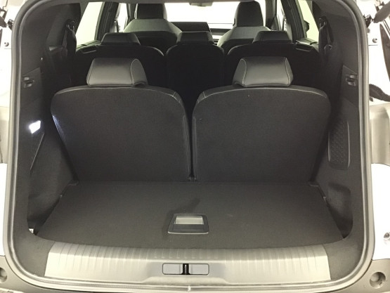 nouveau 5008 gt hybrid 145cv e-dcs6 véhicule neuf