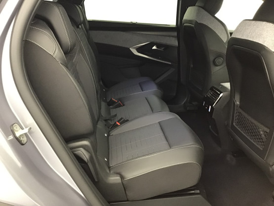 nouveau 5008 gt hybrid 145cv e-dcs6 véhicule neuf