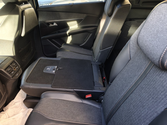 nouveau 5008 gtline 1.6 thp 165 eat6 stop&start véhicule d'occasion