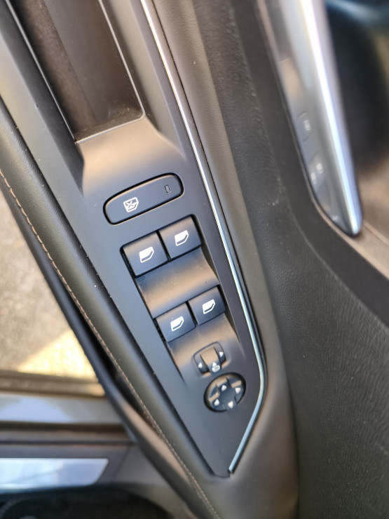 3008 gt 2.0 bluehdi 180 eat6 véhicule d'occasion