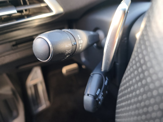 3008 gt 2.0 bluehdi 180 eat6 véhicule d'occasion