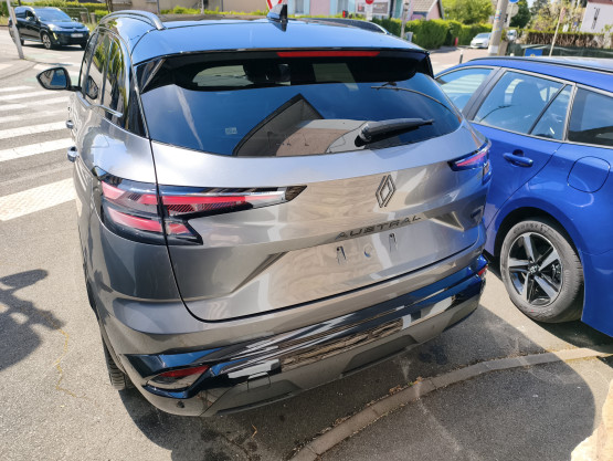 nouveau austral esprit alpine e-tech full hybrid 200 véhicule neuf