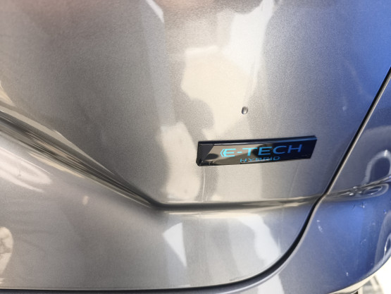 nouveau austral esprit alpine e-tech full hybrid 200 véhicule neuf
