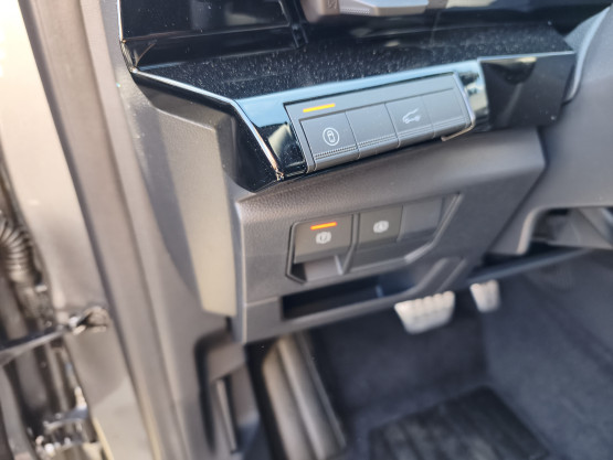 nouveau austral esprit alpine e-tech full hybrid 200 véhicule neuf