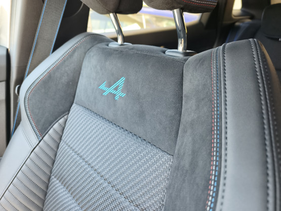 nouveau austral esprit alpine e-tech full hybrid 200 véhicule neuf