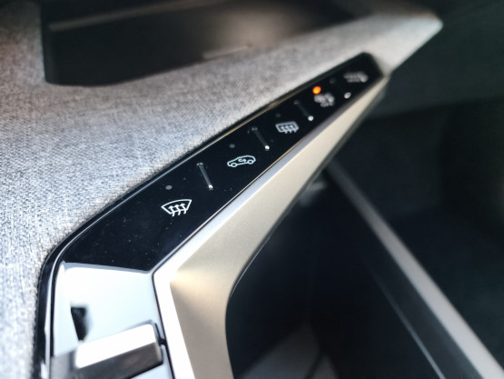 nouveau 3008 allure hybrid 145 edcs6 véhicule neuf