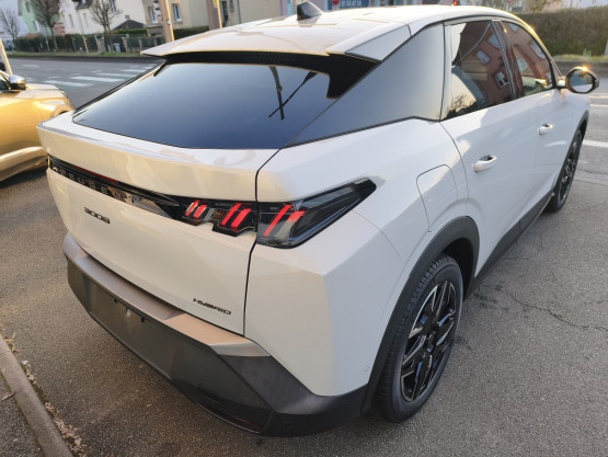 nouveau 3008 allure hybrid 145 edcs6 véhicule neuf