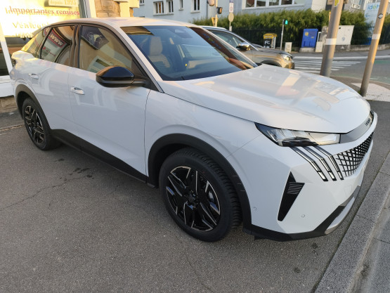 nouveau 3008 allure hybrid 145 edcs6 véhicule neuf