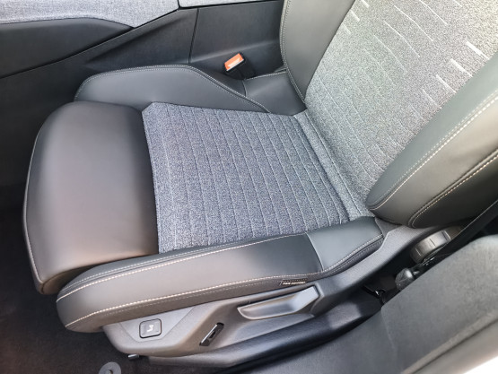 nouveau 3008 allure hybrid 145 edcs6 véhicule neuf