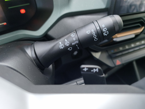 nouveau duster extreme hybrid-g 150 cv 4x4 auto véhicule neuf