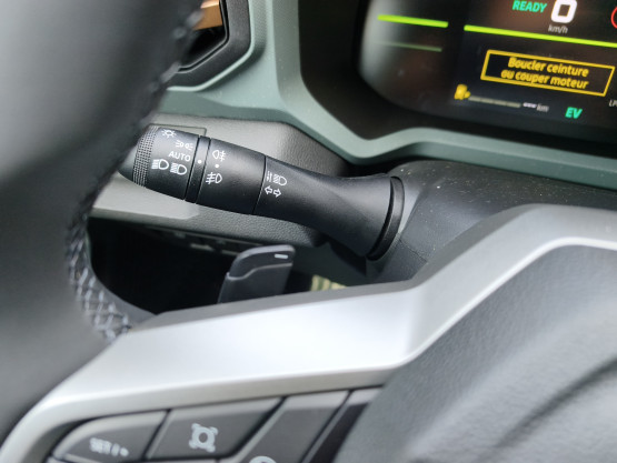 nouveau duster extreme hybrid-g 150 cv 4x4 auto véhicule neuf