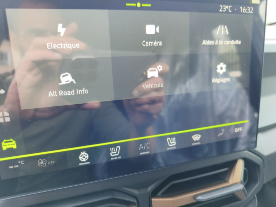 nouveau duster extreme hybrid-g 150 cv 4x4 auto véhicule neuf