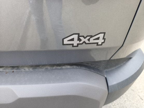nouveau duster extreme hybrid-g 150 cv 4x4 auto véhicule neuf