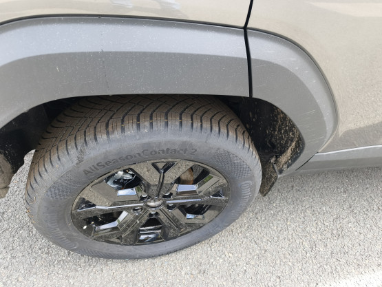 nouveau duster extreme hybrid-g 150 cv 4x4 auto véhicule neuf