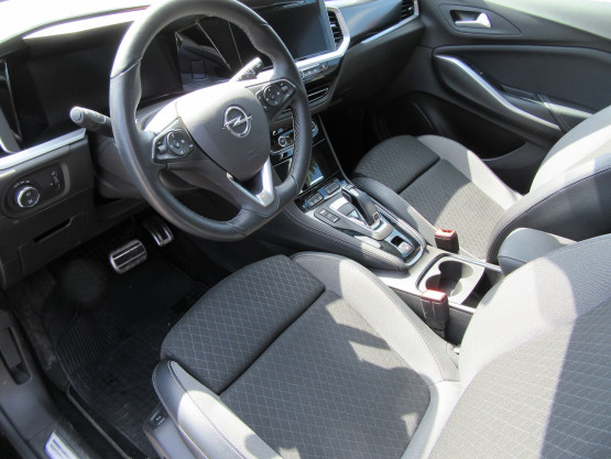 grandland gs line 1.2 turbo 130 cv bva8 véhicule neuf