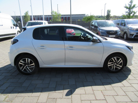 208 allure pack 1.2 puretech 100cv véhicule neuf